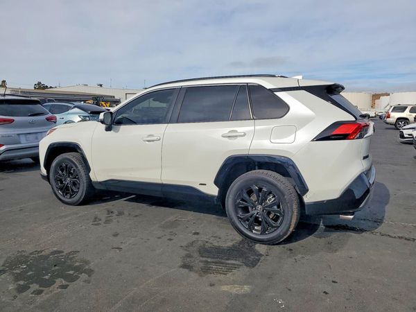 2022 TOYOTA RAV4 SE