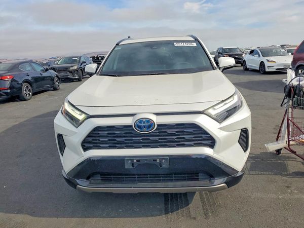 2022 TOYOTA RAV4 SE