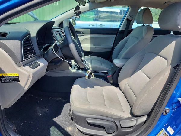 2017 HYUNDAI ELANTRA SE Base