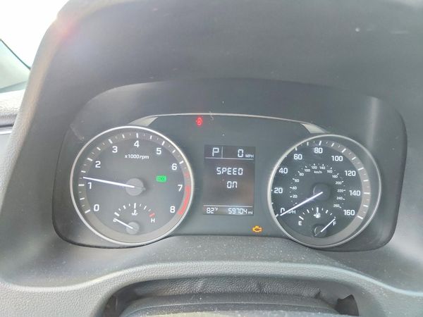 2017 HYUNDAI ELANTRA SE Base