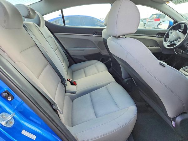 2017 HYUNDAI ELANTRA SE Base
