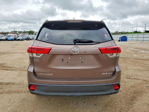 2018 TOYOTA HIGHLANDER SE/XLE