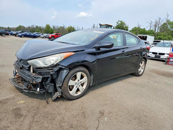 2013 HYUNDAI ELANTRA