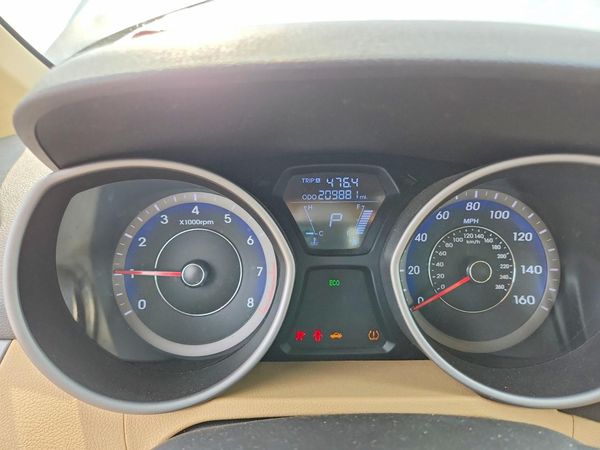 2013 HYUNDAI ELANTRA