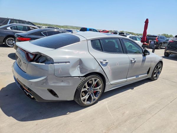 2019 KIA STINGER GT1
