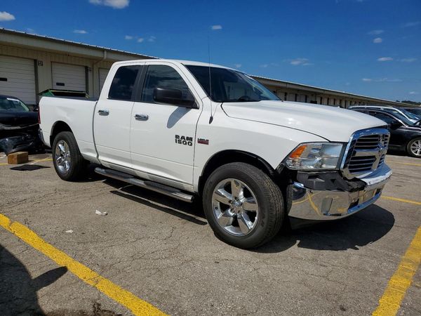 2016 RAM 1500 SLT QUAD CAB 4X4