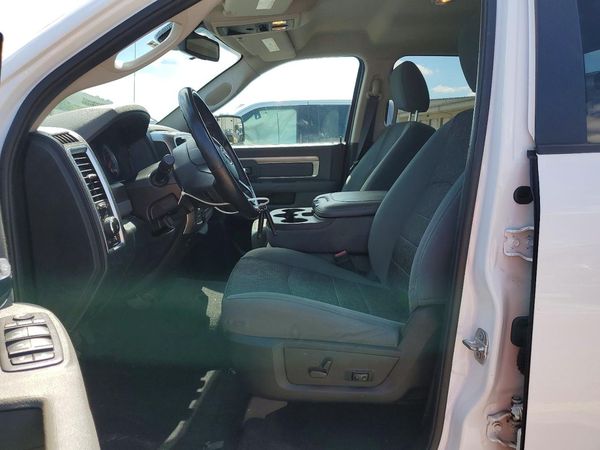 2016 RAM 1500 SLT QUAD CAB 4X4