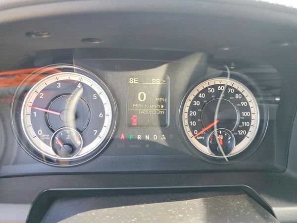 2016 RAM 1500 SLT QUAD CAB 4X4