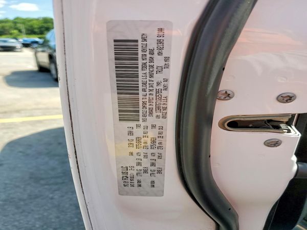 2016 RAM 1500 SLT QUAD CAB 4X4
