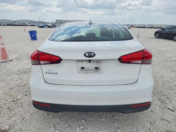 2018 KIA FORTE LX Base
