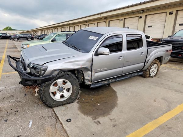 2015 TOYOTA TACOMA