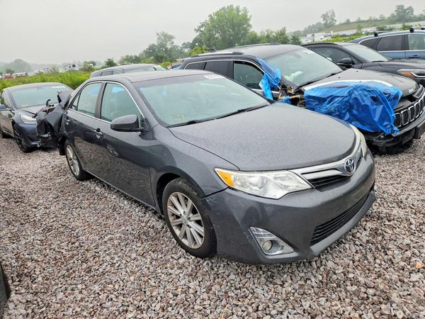 2013 TOYOTA CAMRY