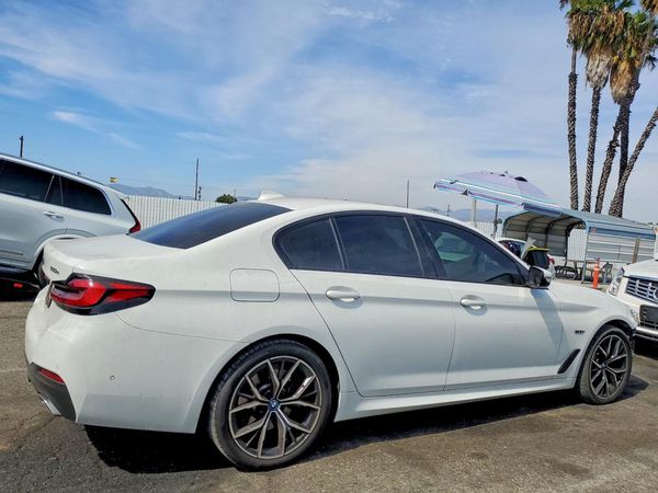 2022 BMW 530E