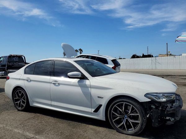 2022 BMW 530E