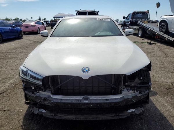 2022 BMW 530E