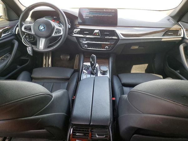 2022 BMW 530E