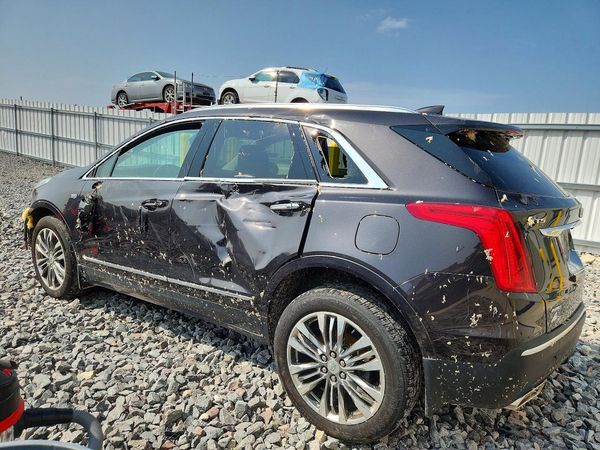 2017 CADILLAC XT5