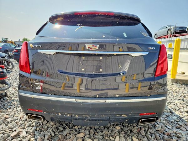 2017 CADILLAC XT5
