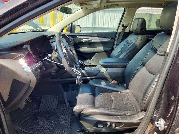 2017 CADILLAC XT5