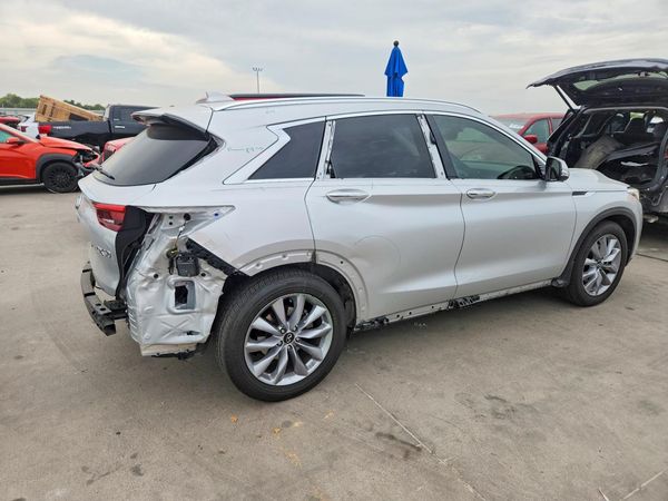 2021 INFINITI QX50 Essential