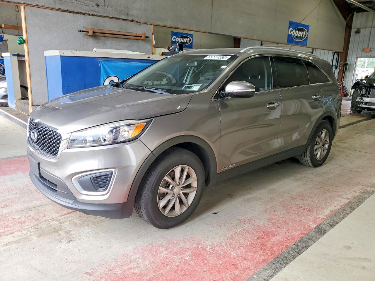 2016 KIA SORENTO L / LX
