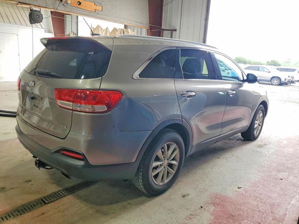 2016 KIA SORENTO L / LX