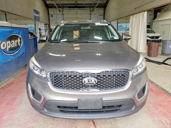 2016 KIA SORENTO L / LX
