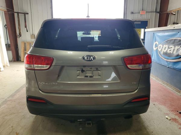 2016 KIA SORENTO L / LX