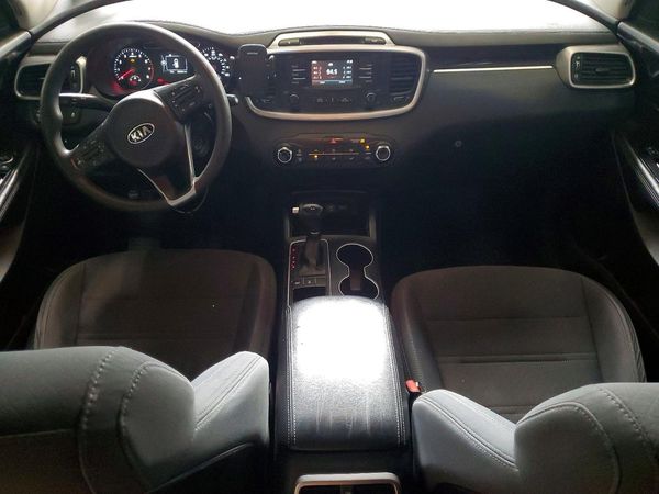 2016 KIA SORENTO L / LX