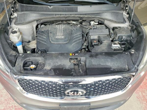 2016 KIA SORENTO L / LX