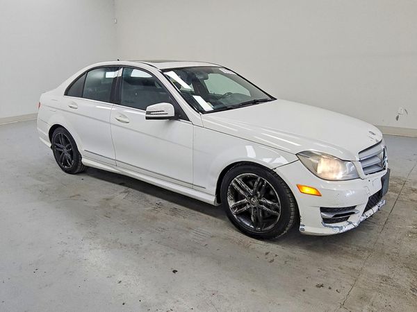 2013 MERCEDES-BENZ C C300