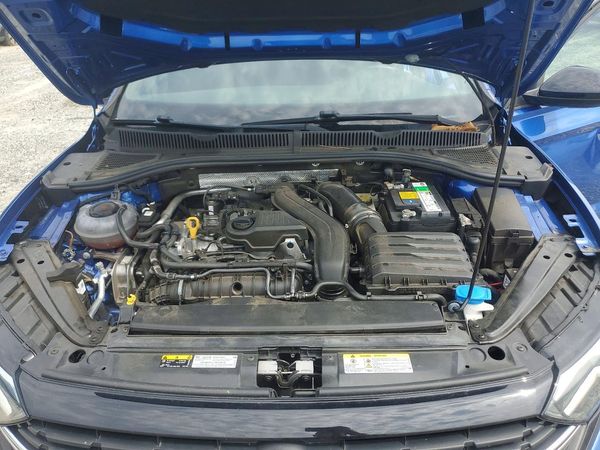 2022 VOLKSWAGEN JETTA Sport — Engine bay