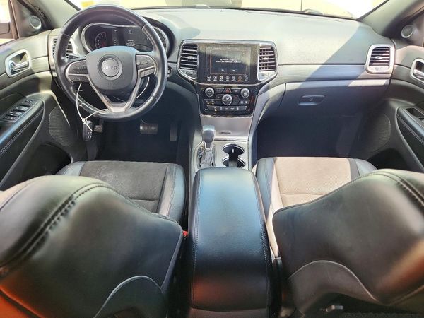 2019 JEEP GRAND CHEROKEE Laredo