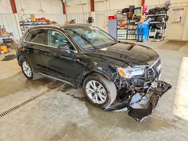 2025 AUDI Q3 S Line quattro Premium