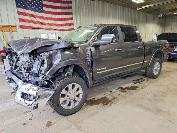 2022 RAM 3500 Limited — Front 3/4