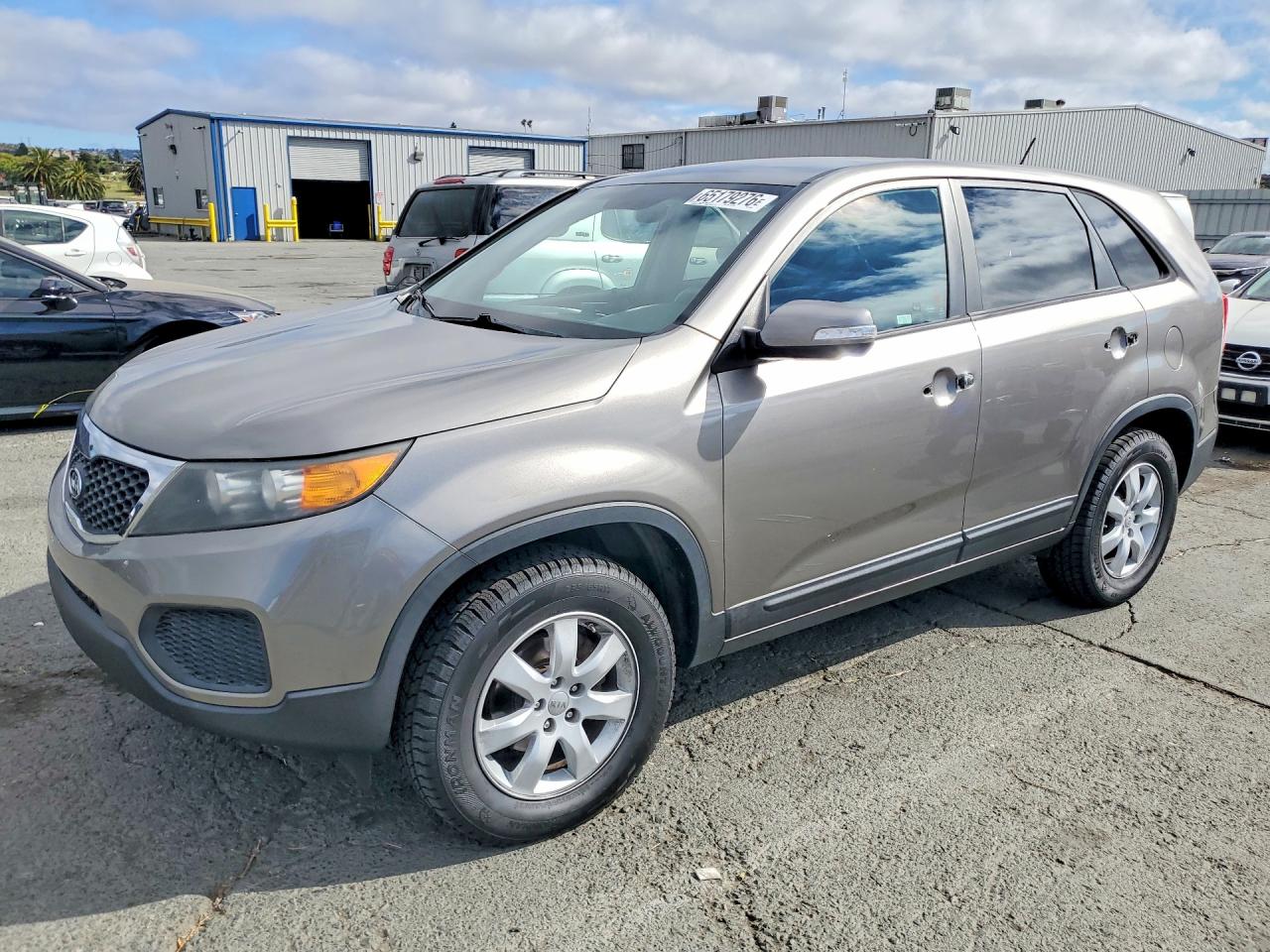 2013 KIA SORENTO Base / LX