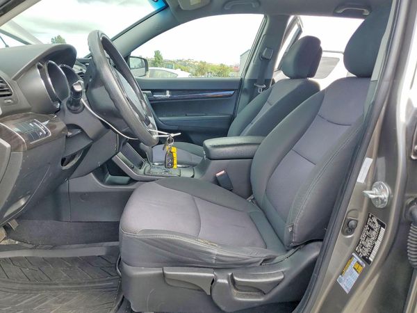 2013 KIA SORENTO Base / LX