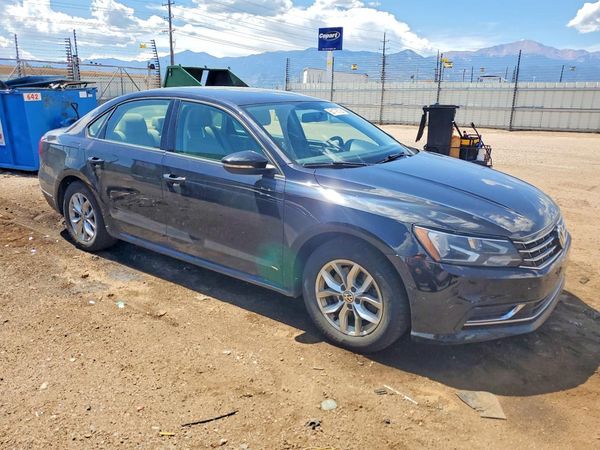 2018 VOLKSWAGEN PASSAT S, R-Line