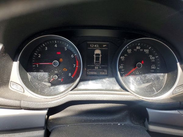 2018 VOLKSWAGEN PASSAT S, R-Line