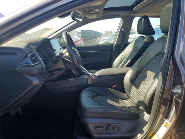 2021 TOYOTA CAMRY — DENT