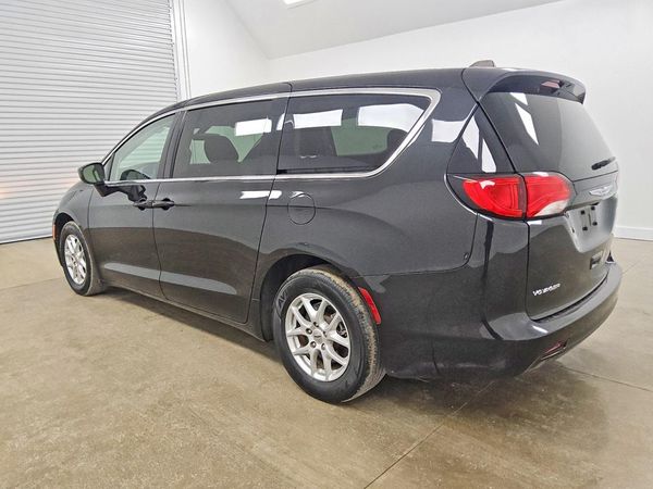 2021 CHRYSLER VOYAGER LX