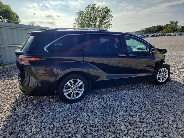 2024 TOYOTA SIENNA Limited