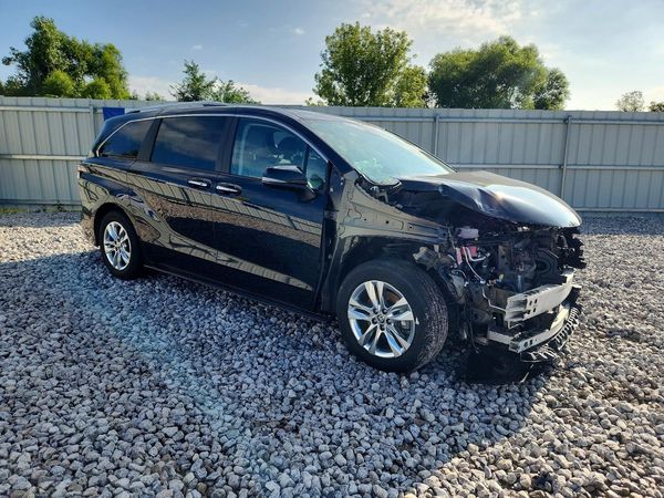 2024 TOYOTA SIENNA Limited