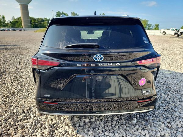 2024 TOYOTA SIENNA Limited