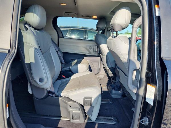 2024 TOYOTA SIENNA Limited