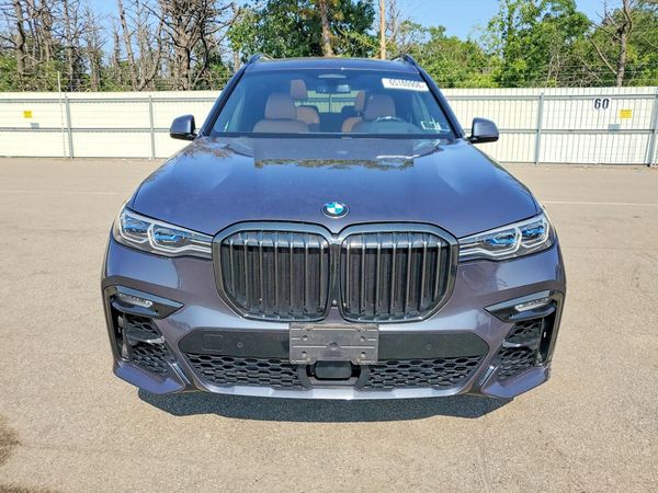2021 BMW X7 M50i