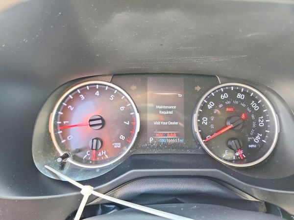2020 TOYOTA RAV4 LE