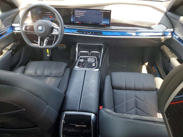 2025 BMW I7