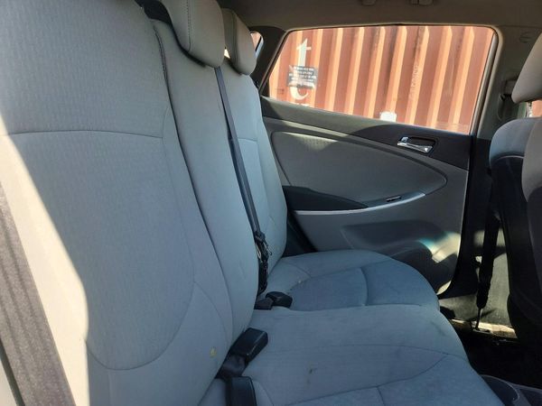 2014 HYUNDAI ACCENT