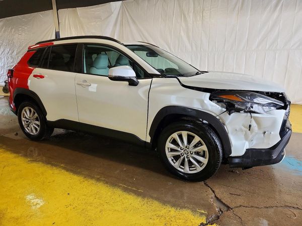 2022 TOYOTA COROLLA CROSS LE